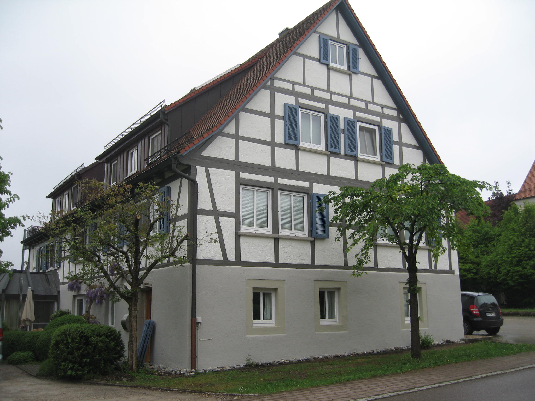 ... und kann dank neuem Anstich aber auch in modernen Farben gestaltet werden. ... und kann dank neuem Anstich aber auch in modernen Farben gestaltet werden.